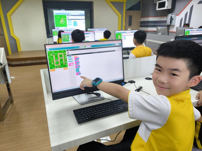 กิจกรรม Coding (โค้ดดิ้ง) การเขียนโปรแกรมแบบบล็อกด้วย code.org นักเรียนชั้นประถมศึกษาปีที่ 3